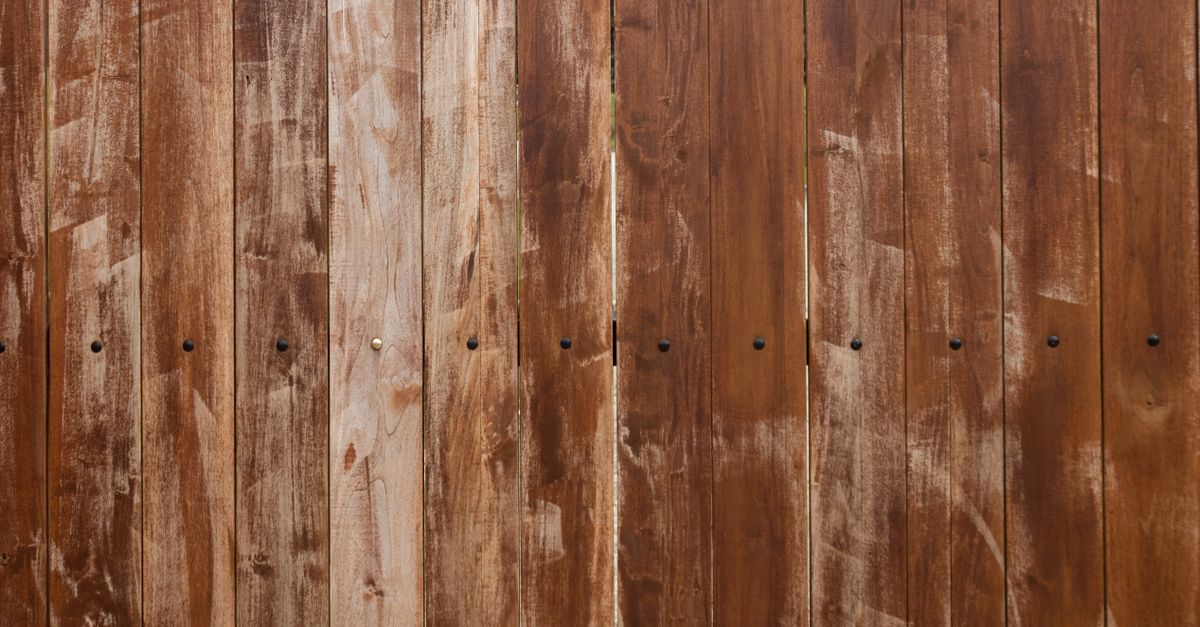Aesthetic Benefits of Hardwood Fencing in Residential Areas