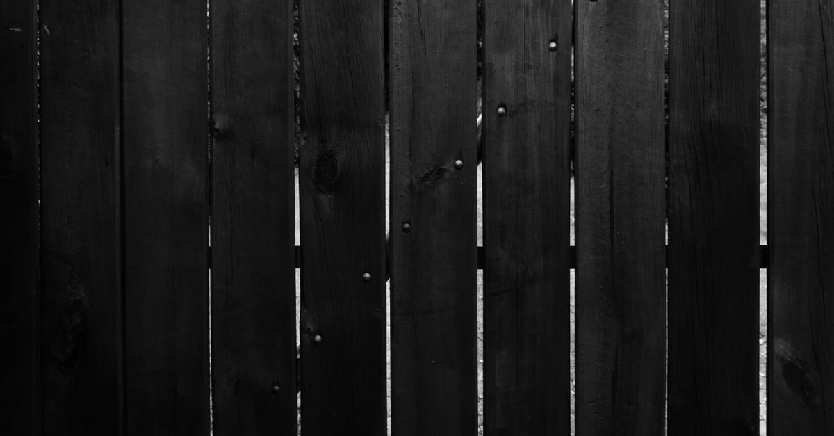 Common Red Flags When Hiring a Fencing Installer