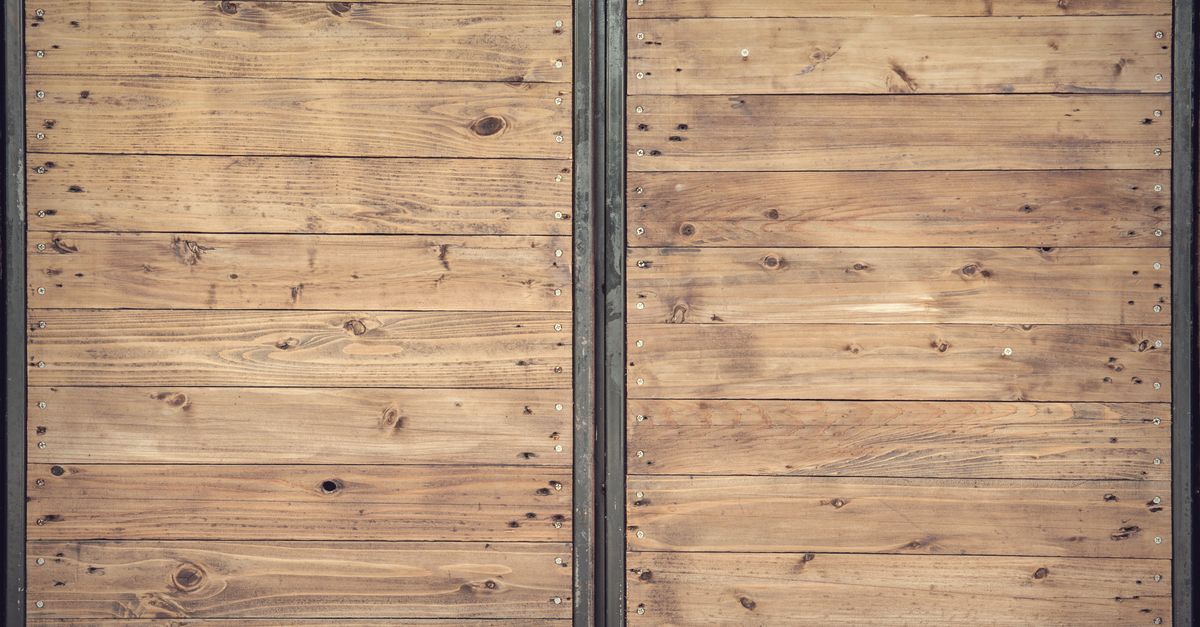 The Advantages of Colorbond Fencing Over Traditional Timber